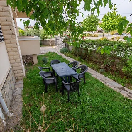 Sahile Yakin Havuzlu 6+2 Kisilik וילה *