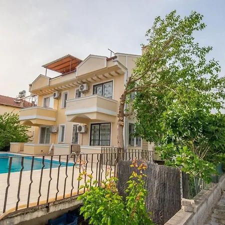 Sahile Yakin Havuzlu 6+2 Kisilik