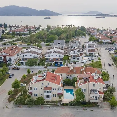 别墅 Sahile Yakin Havuzlu 6+2 Kisilik *